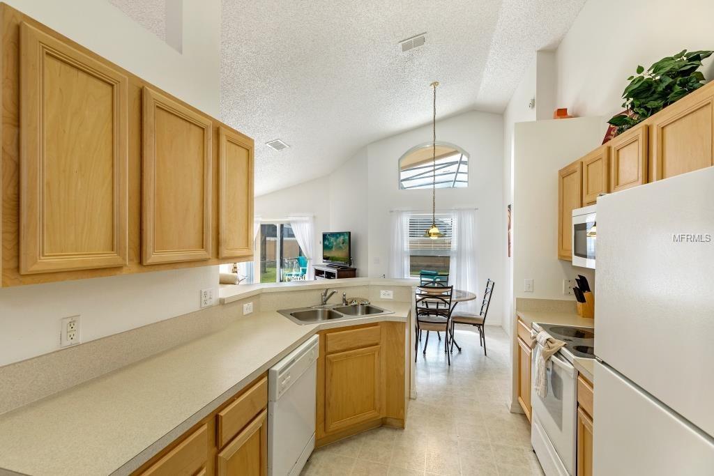 210 HIDEAWAY BEACH LANE, KISSIMMEE, Florida 34746, 4 Bedrooms Bedrooms, 8 Rooms Rooms,3 BathroomsBathrooms,Residential,For sale,HIDEAWAY BEACH,S4857049