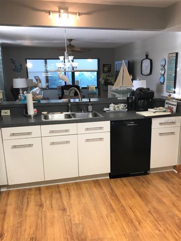 119 PINEHURST DRIVE, BRADENTON, Florida 34210, 2 Bedrooms Bedrooms, 5 Rooms Rooms,2 BathroomsBathrooms,Residential,For sale,PINEHURST,A4202590