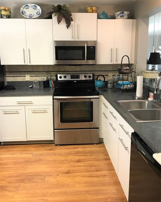 119 PINEHURST DRIVE, BRADENTON, Florida 34210, 2 Bedrooms Bedrooms, 5 Rooms Rooms,2 BathroomsBathrooms,Residential,For sale,PINEHURST,A4202590