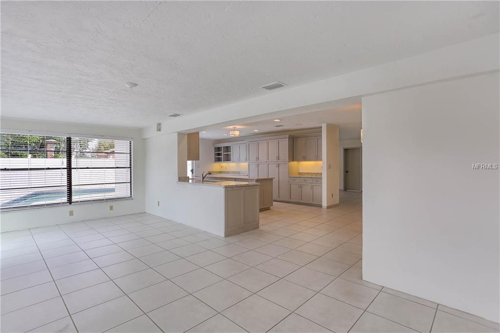 1205 79TH STREET S, ST PETERSBURG, Florida 33707, 4 Bedrooms Bedrooms, 5 Rooms Rooms,3 BathroomsBathrooms,Residential,For sale,79TH,U7841920