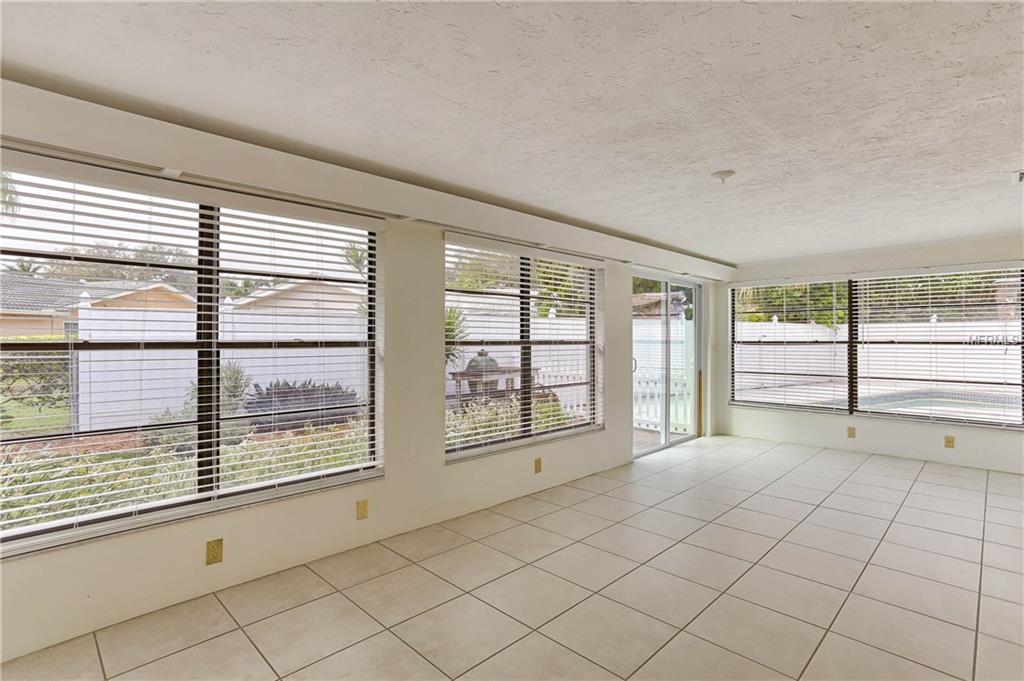 1205 79TH STREET S, ST PETERSBURG, Florida 33707, 4 Bedrooms Bedrooms, 5 Rooms Rooms,3 BathroomsBathrooms,Residential,For sale,79TH,U7841920