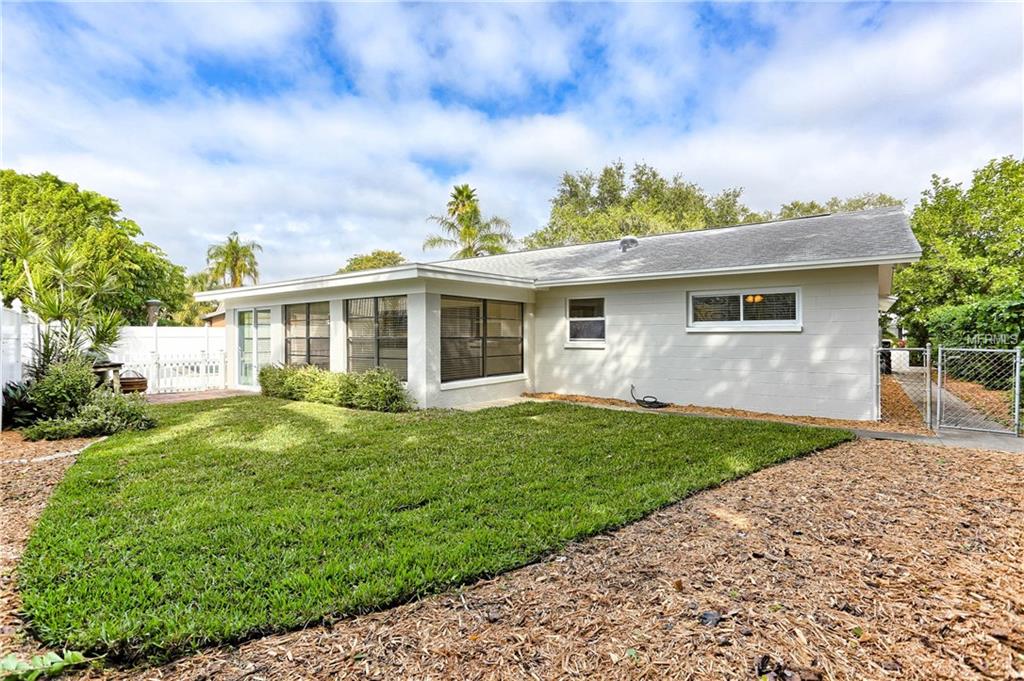 1205 79TH STREET S, ST PETERSBURG, Florida 33707, 4 Bedrooms Bedrooms, 5 Rooms Rooms,3 BathroomsBathrooms,Residential,For sale,79TH,U7841920