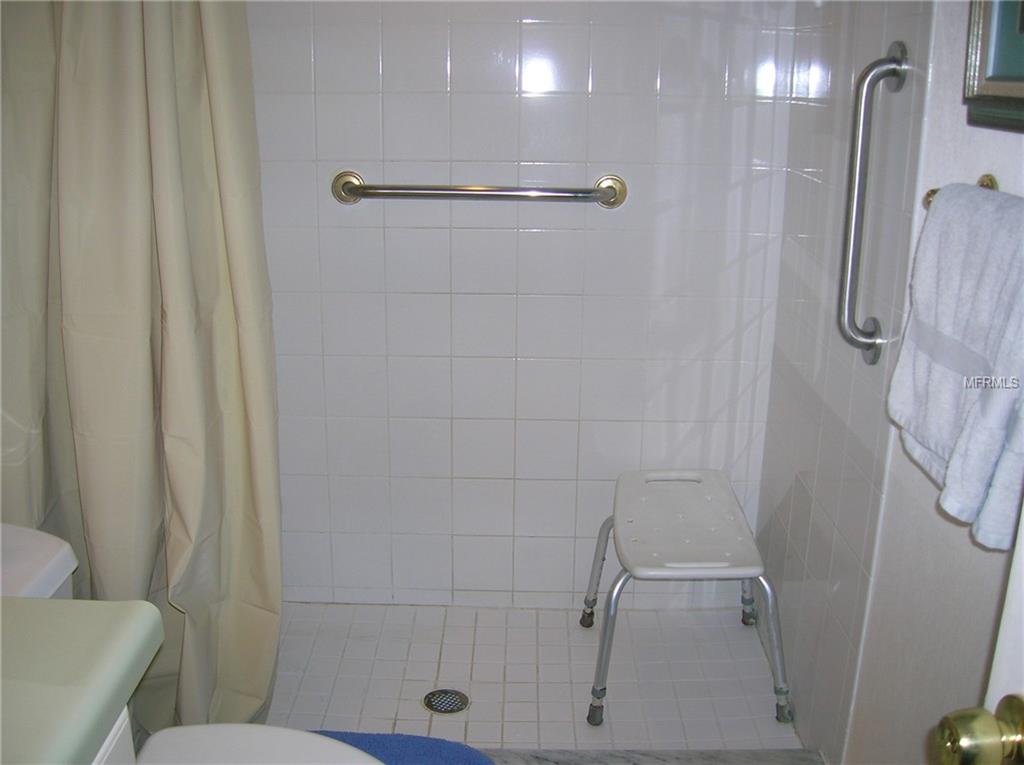 1309 PINE RIDGE CIRCLE E, TARPON SPRINGS, Florida 34688, 2 Bedrooms Bedrooms, 5 Rooms Rooms,2 BathroomsBathrooms,Residential,For sale,PINE RIDGE,W7636916