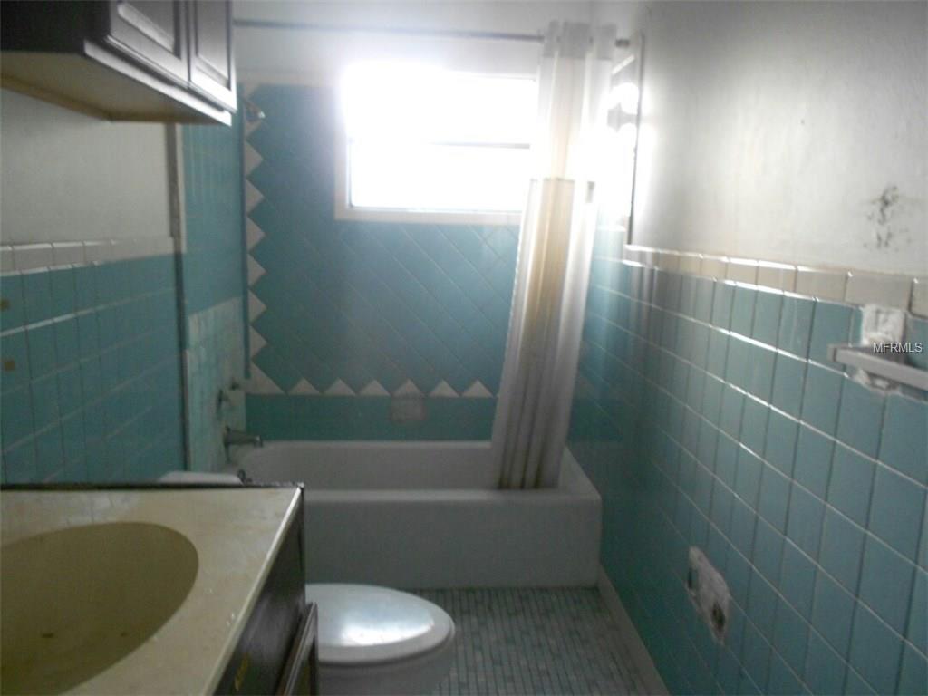 2020 DIXIE AVENUE, EUSTIS, Florida 32726, 5 Bedrooms Bedrooms, 8 Rooms Rooms,4 BathroomsBathrooms,Residential,For sale,DIXIE,C7249012