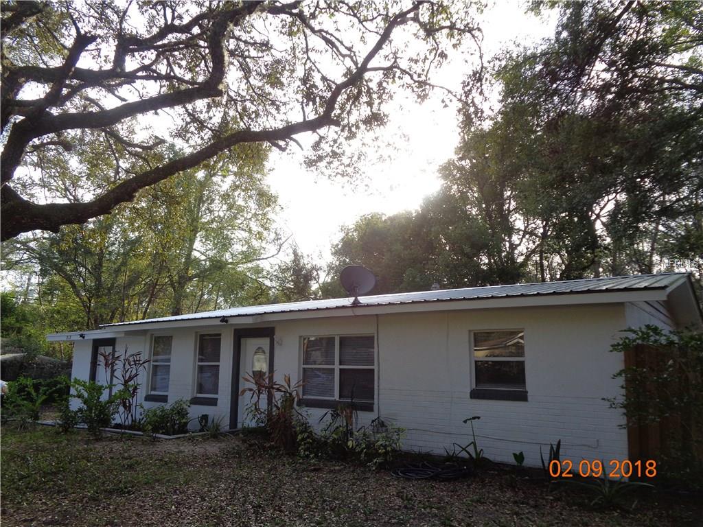 812 FRIENDSHIP DRIVE DELAND, Florida 32724, 3 Bedrooms Bedrooms, 3 Rooms Rooms,2 BathroomsBathrooms,Residential,For sale,FRIENDSHIP,V4722951