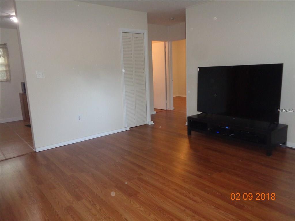 812 FRIENDSHIP DRIVE DELAND, Florida 32724, 3 Bedrooms Bedrooms, 3 Rooms Rooms,2 BathroomsBathrooms,Residential,For sale,FRIENDSHIP,V4722951