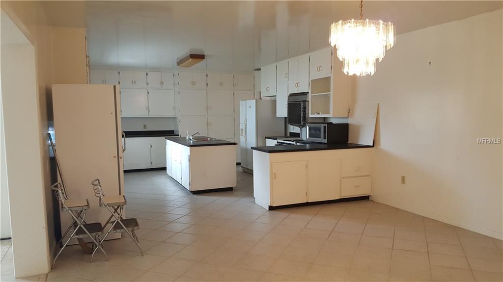 8641 DEER RUN DRIVE, LAKE WALES, Florida 33898, 4 Bedrooms Bedrooms, 10 Rooms Rooms,3 BathroomsBathrooms,Residential,For sale,DEER RUN,K4701397