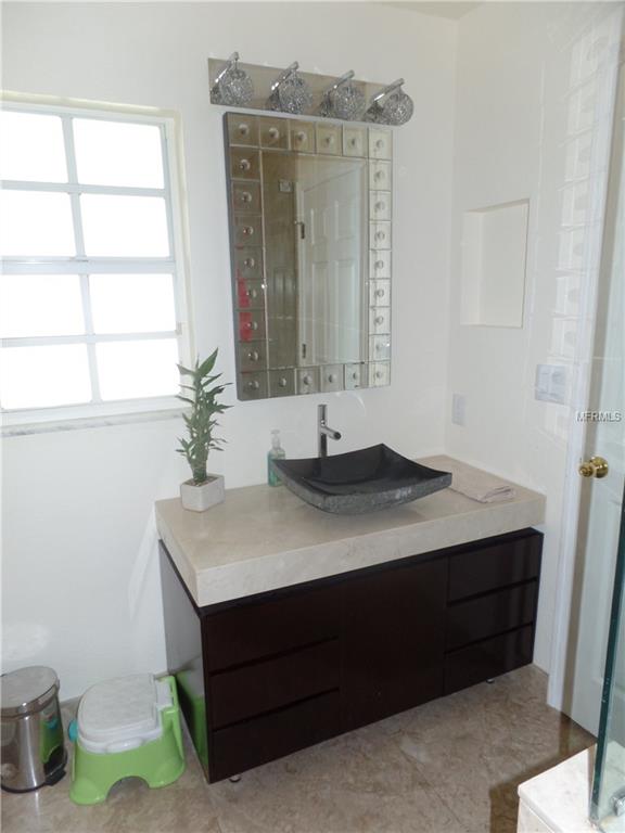 207 37TH STREET W, BRADENTON, Florida 34205, 3 Bedrooms Bedrooms, 7 Rooms Rooms,2 BathroomsBathrooms,Residential,For sale,37TH,A4190913