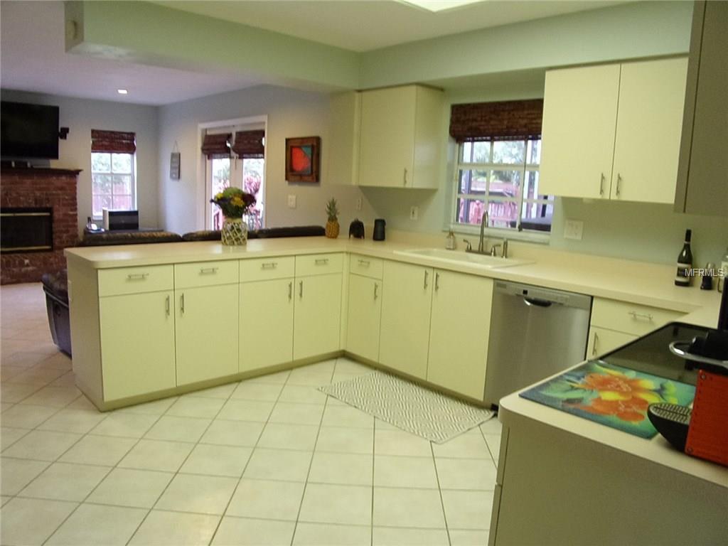 207 37TH STREET W, BRADENTON, Florida 34205, 3 Bedrooms Bedrooms, 7 Rooms Rooms,2 BathroomsBathrooms,Residential,For sale,37TH,A4190913