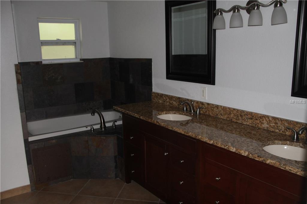 1511 E HORATIO AVENUE, MAITLAND, Florida 32751, 4 Bedrooms Bedrooms, 3 Rooms Rooms,3 BathroomsBathrooms,Residential,For sale,HORATIO,O5546338