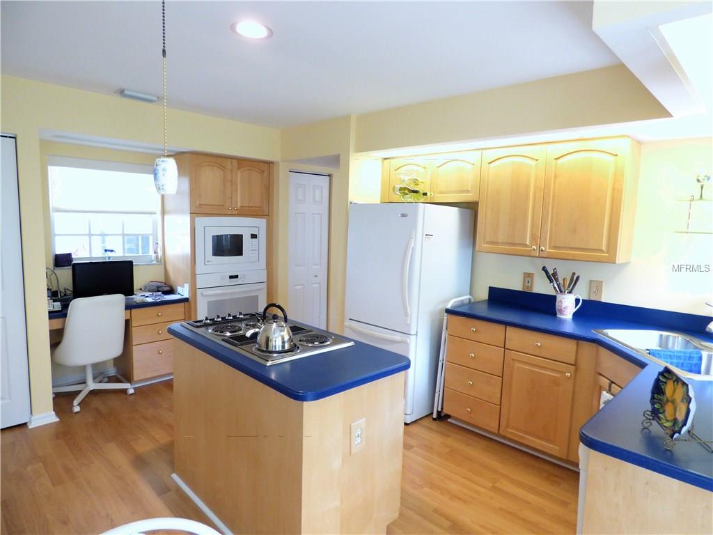 597 CLUBSIDE CIRCLE, VENICE, Florida 34293, 2 Bedrooms Bedrooms, 7 Rooms Rooms,2 BathroomsBathrooms,Residential,For sale,CLUBSIDE,N5915685