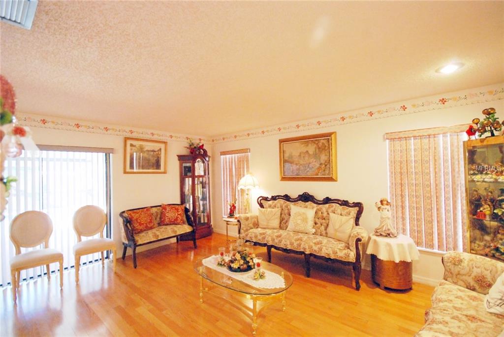 237 BALL PARK AVENUE, SEFFNER, Florida 33584, 4 Bedrooms Bedrooms, 9 Rooms Rooms,2 BathroomsBathrooms,Residential,For sale,BALL PARK,T2922273