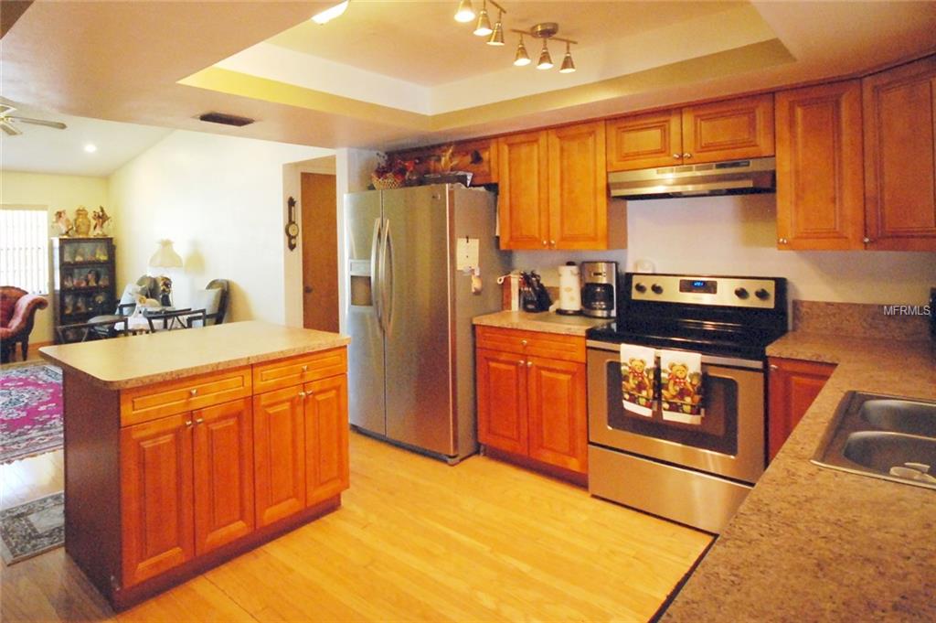 237 BALL PARK AVENUE, SEFFNER, Florida 33584, 4 Bedrooms Bedrooms, 9 Rooms Rooms,2 BathroomsBathrooms,Residential,For sale,BALL PARK,T2922273