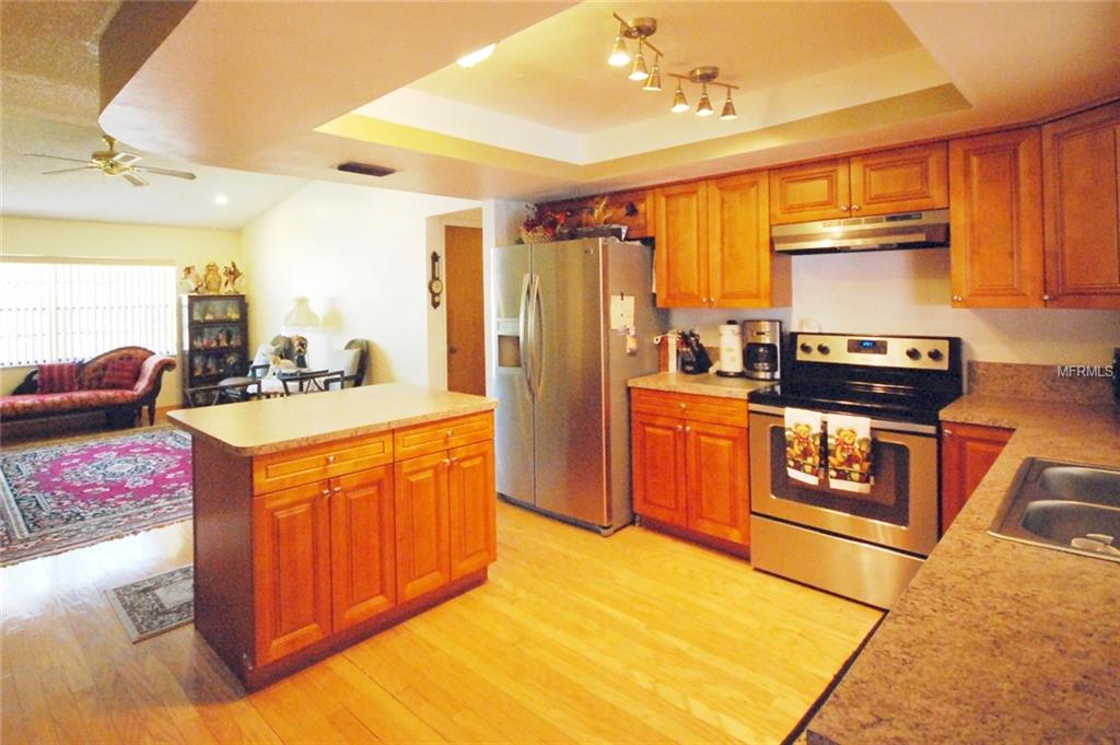 237 BALL PARK AVENUE, SEFFNER, Florida 33584, 4 Bedrooms Bedrooms, 9 Rooms Rooms,2 BathroomsBathrooms,Residential,For sale,BALL PARK,T2922273