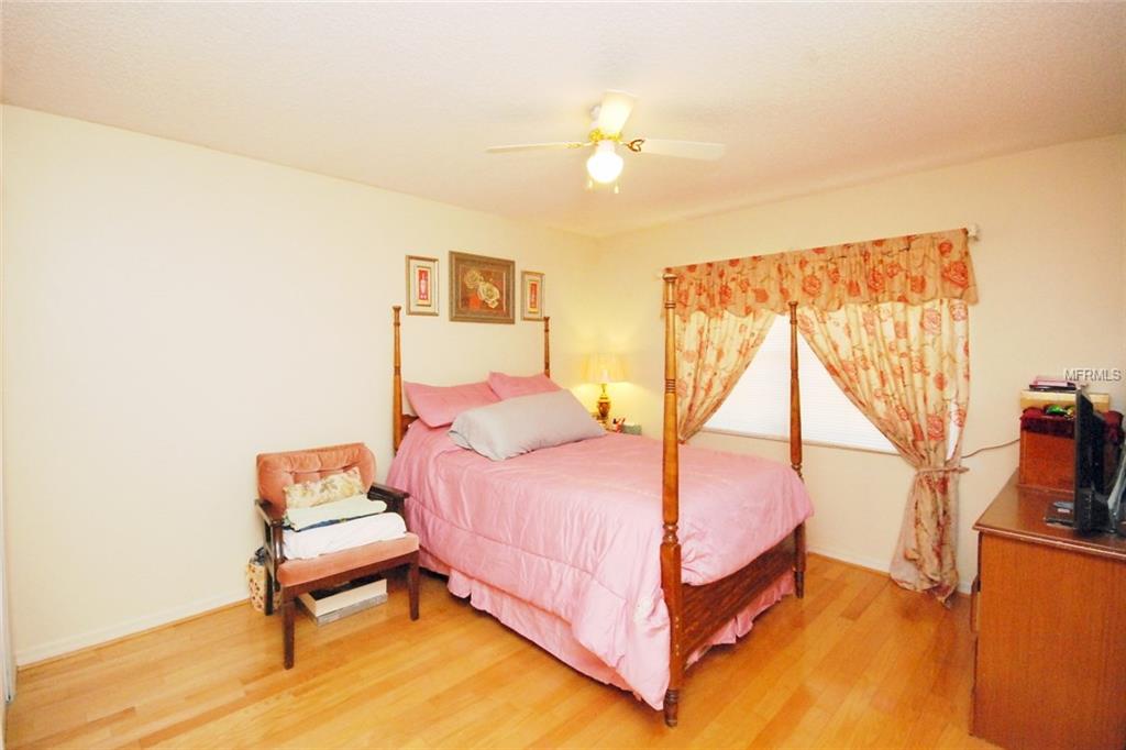 237 BALL PARK AVENUE, SEFFNER, Florida 33584, 4 Bedrooms Bedrooms, 9 Rooms Rooms,2 BathroomsBathrooms,Residential,For sale,BALL PARK,T2922273