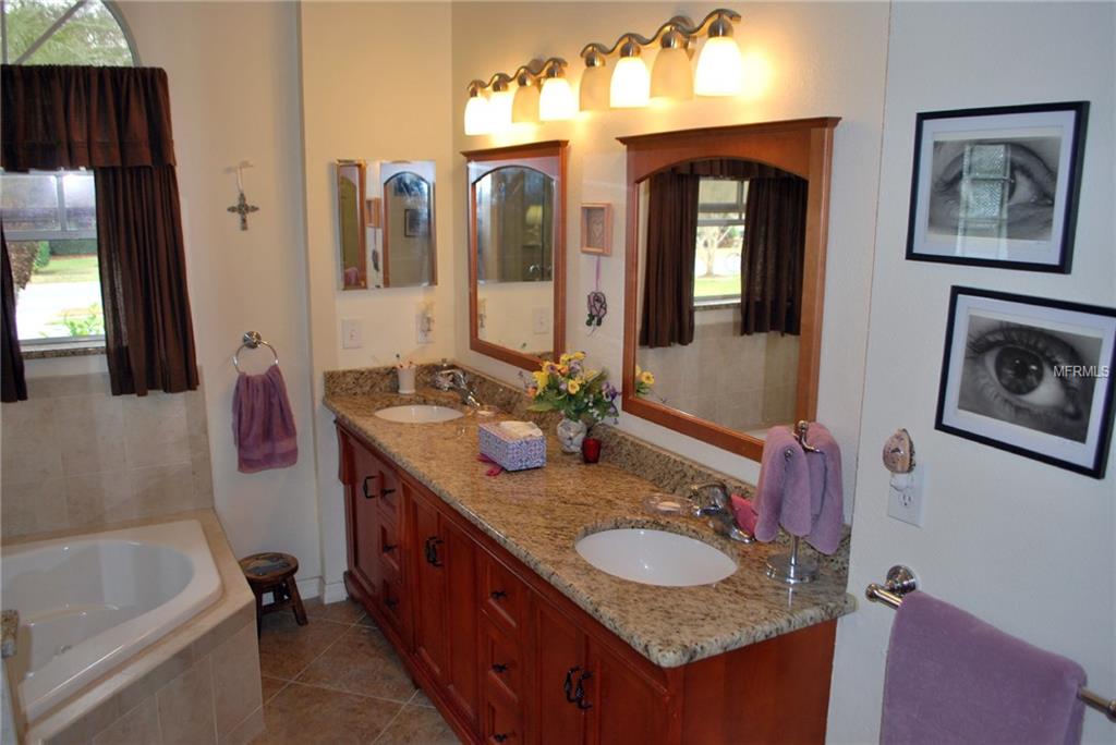 1589 CARILLON PARK DRIVE, OVIEDO, Florida 32765, 6 Bedrooms Bedrooms, 10 Rooms Rooms,4 BathroomsBathrooms,Residential,For sale,CARILLON PARK,O5556495