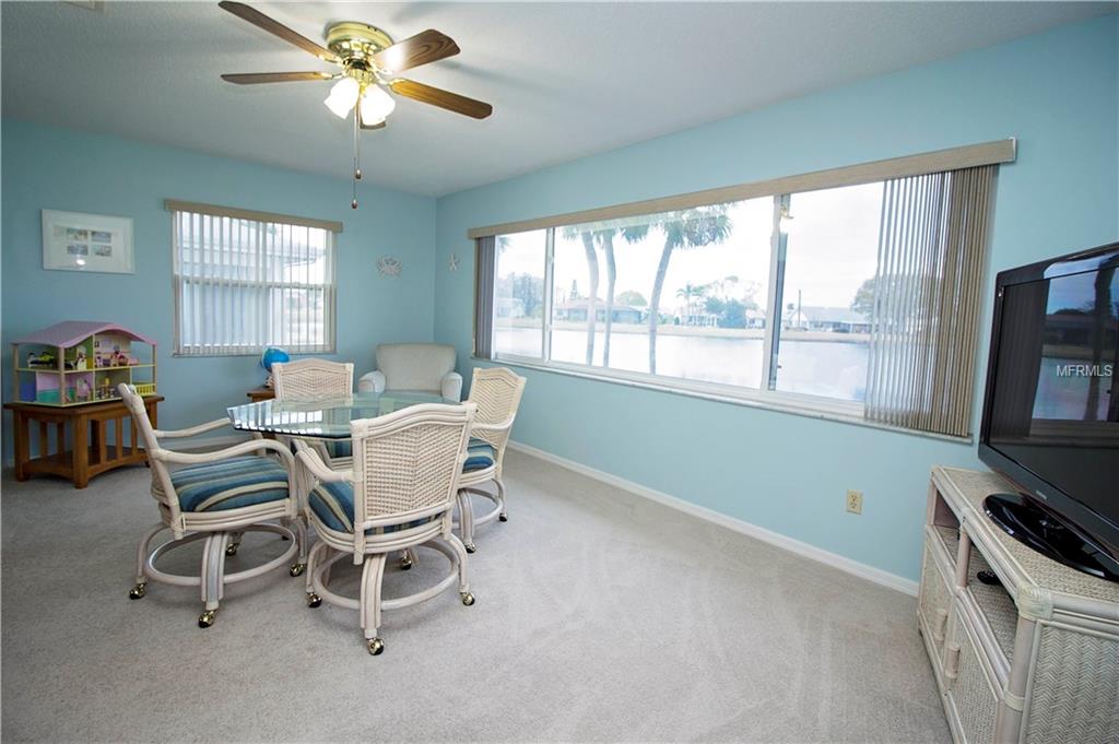 121 WINTERSONG LANE, SUN CITY CENTER, Florida 33573, 2 Bedrooms Bedrooms, 7 Rooms Rooms,2 BathroomsBathrooms,Residential,For sale,WINTERSONG,T2927226