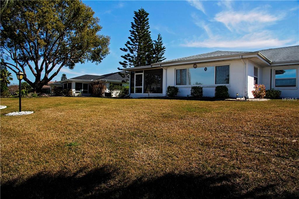 121 WINTERSONG LANE, SUN CITY CENTER, Florida 33573, 2 Bedrooms Bedrooms, 7 Rooms Rooms,2 BathroomsBathrooms,Residential,For sale,WINTERSONG,T2927226