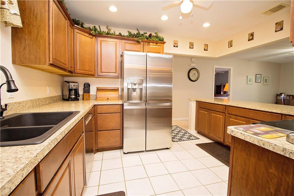 121 WINTERSONG LANE, SUN CITY CENTER, Florida 33573, 2 Bedrooms Bedrooms, 7 Rooms Rooms,2 BathroomsBathrooms,Residential,For sale,WINTERSONG,T2927226