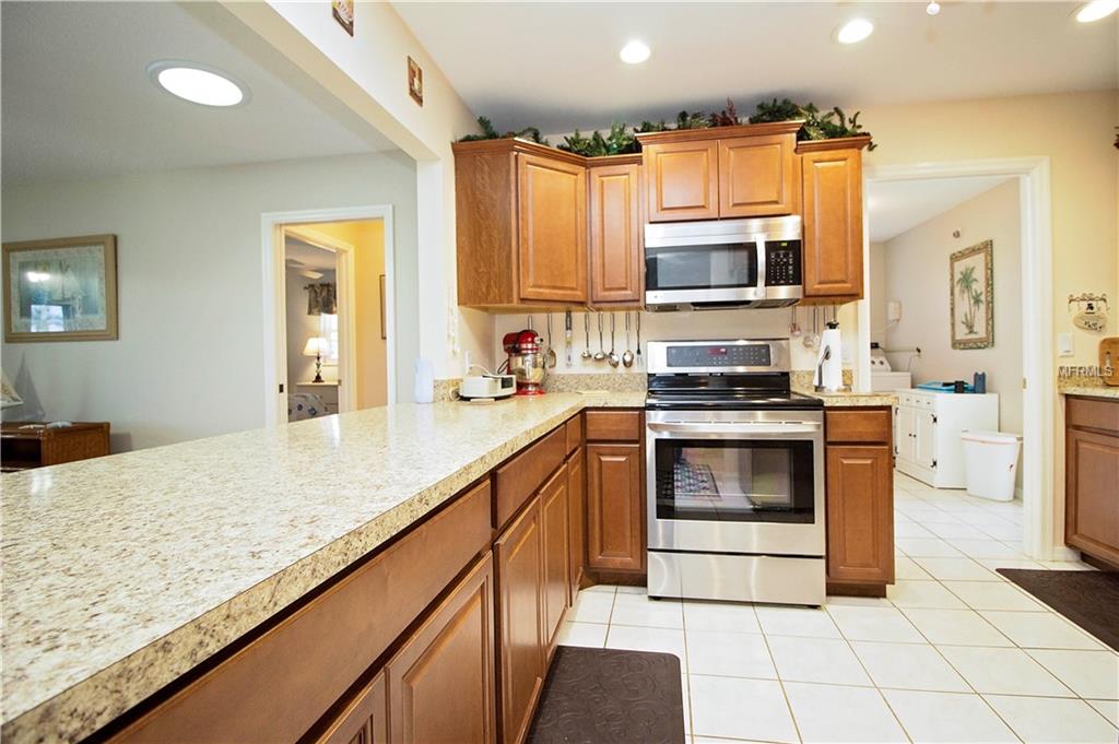 121 WINTERSONG LANE, SUN CITY CENTER, Florida 33573, 2 Bedrooms Bedrooms, 7 Rooms Rooms,2 BathroomsBathrooms,Residential,For sale,WINTERSONG,T2927226