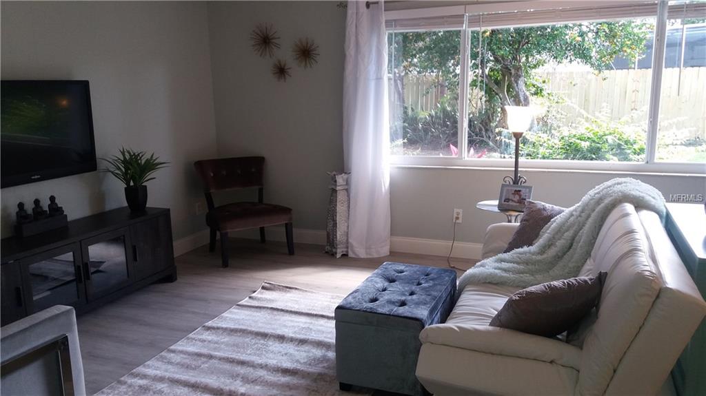 2726 JEFFERSON CIRCLE, SARASOTA, Florida 34239, 3 Bedrooms Bedrooms, 9 Rooms Rooms,2 BathroomsBathrooms,Residential,For sale,JEFFERSON,A4210141