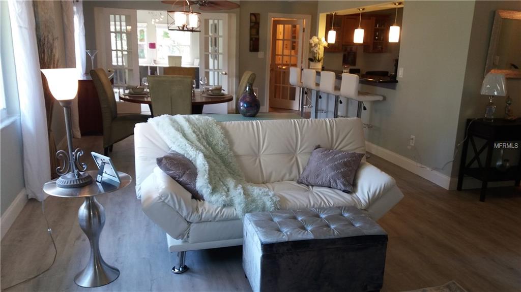 2726 JEFFERSON CIRCLE, SARASOTA, Florida 34239, 3 Bedrooms Bedrooms, 9 Rooms Rooms,2 BathroomsBathrooms,Residential,For sale,JEFFERSON,A4210141