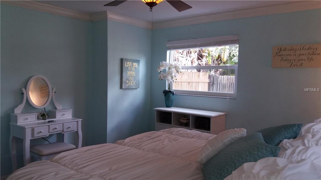 2726 JEFFERSON CIRCLE, SARASOTA, Florida 34239, 3 Bedrooms Bedrooms, 9 Rooms Rooms,2 BathroomsBathrooms,Residential,For sale,JEFFERSON,A4210141