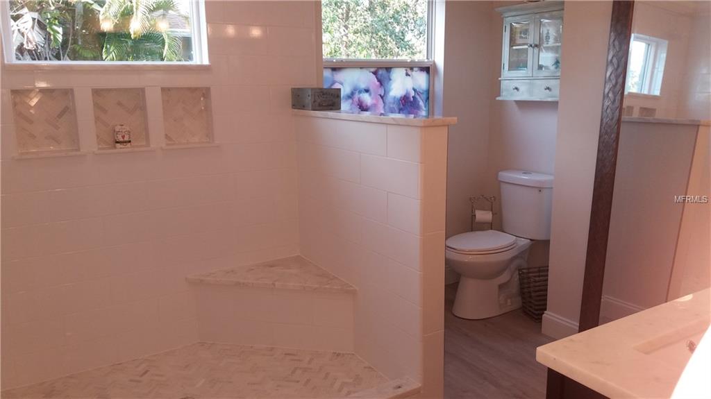 2726 JEFFERSON CIRCLE, SARASOTA, Florida 34239, 3 Bedrooms Bedrooms, 9 Rooms Rooms,2 BathroomsBathrooms,Residential,For sale,JEFFERSON,A4210141