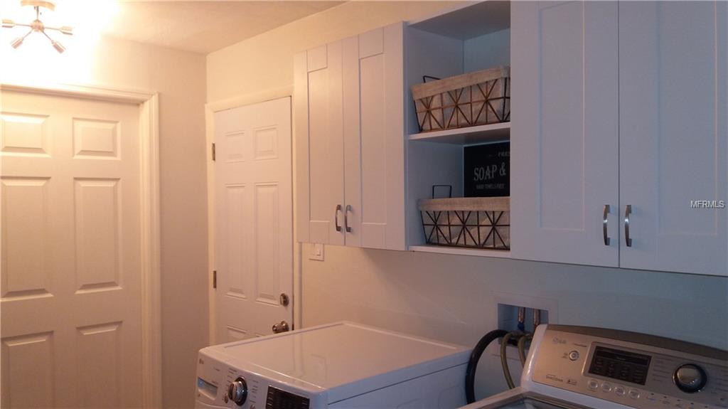 2726 JEFFERSON CIRCLE, SARASOTA, Florida 34239, 3 Bedrooms Bedrooms, 9 Rooms Rooms,2 BathroomsBathrooms,Residential,For sale,JEFFERSON,A4210141