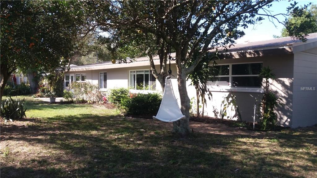 2726 JEFFERSON CIRCLE, SARASOTA, Florida 34239, 3 Bedrooms Bedrooms, 9 Rooms Rooms,2 BathroomsBathrooms,Residential,For sale,JEFFERSON,A4210141