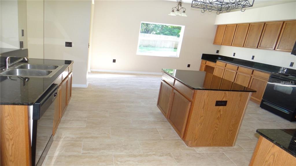 2631 QUEEN ALBERTA DRIVE, VALRICO, Florida 33596, 6 Bedrooms Bedrooms, 12 Rooms Rooms,3 BathroomsBathrooms,Residential,For sale,QUEEN ALBERTA,T2891666