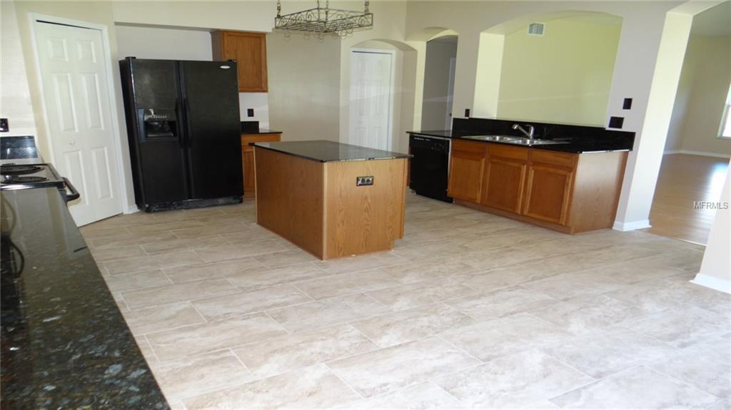 2631 QUEEN ALBERTA DRIVE, VALRICO, Florida 33596, 6 Bedrooms Bedrooms, 12 Rooms Rooms,3 BathroomsBathrooms,Residential,For sale,QUEEN ALBERTA,T2891666