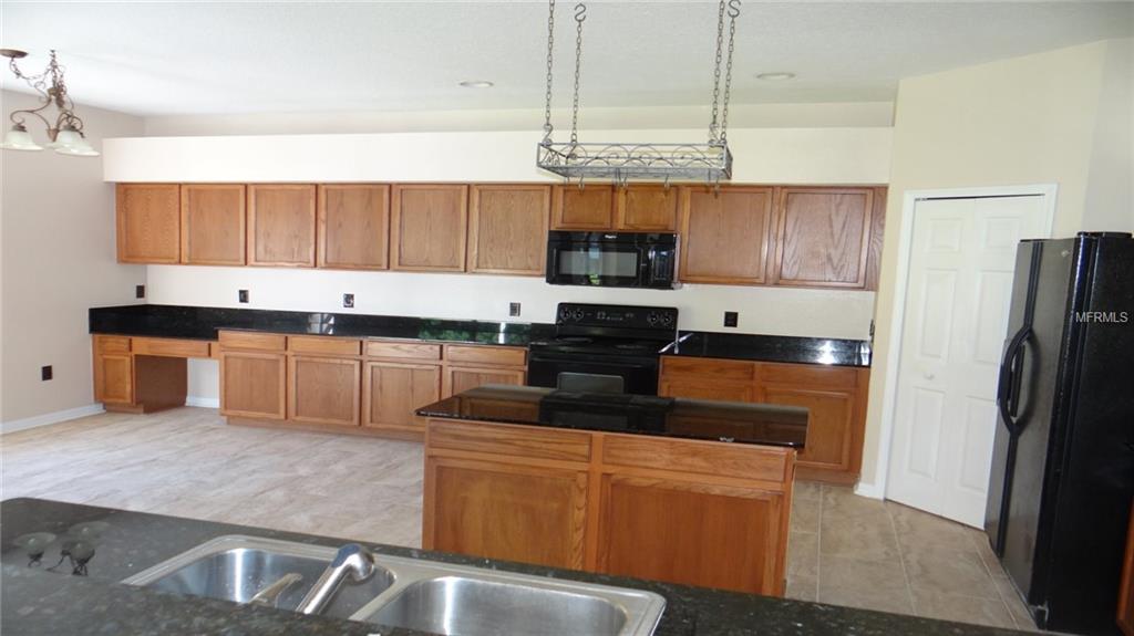 2631 QUEEN ALBERTA DRIVE, VALRICO, Florida 33596, 6 Bedrooms Bedrooms, 12 Rooms Rooms,3 BathroomsBathrooms,Residential,For sale,QUEEN ALBERTA,T2891666