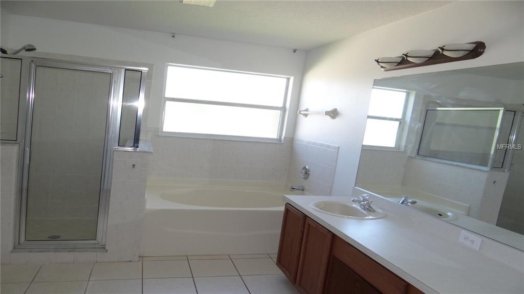 2631 QUEEN ALBERTA DRIVE, VALRICO, Florida 33596, 6 Bedrooms Bedrooms, 12 Rooms Rooms,3 BathroomsBathrooms,Residential,For sale,QUEEN ALBERTA,T2891666