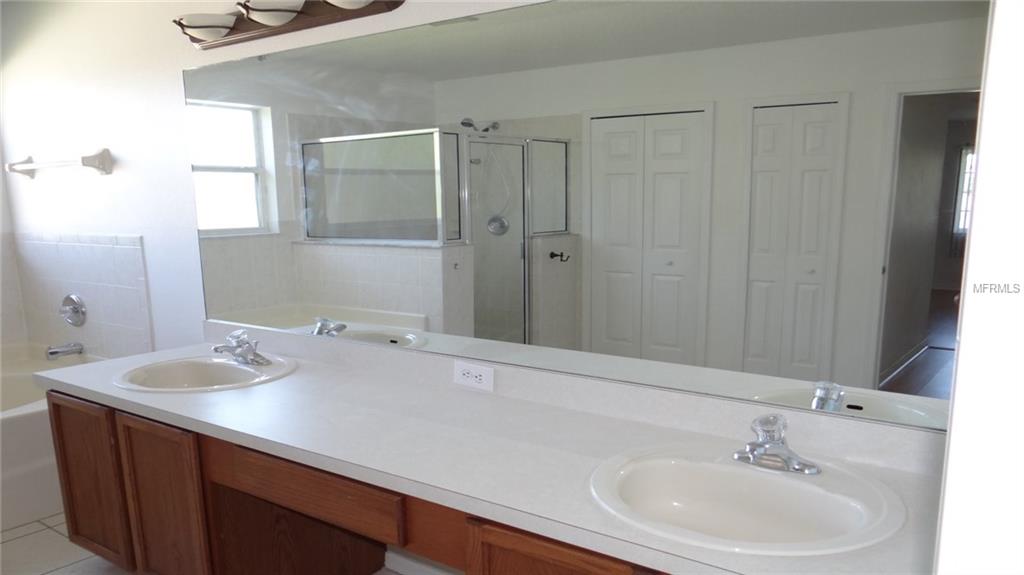 2631 QUEEN ALBERTA DRIVE, VALRICO, Florida 33596, 6 Bedrooms Bedrooms, 12 Rooms Rooms,3 BathroomsBathrooms,Residential,For sale,QUEEN ALBERTA,T2891666