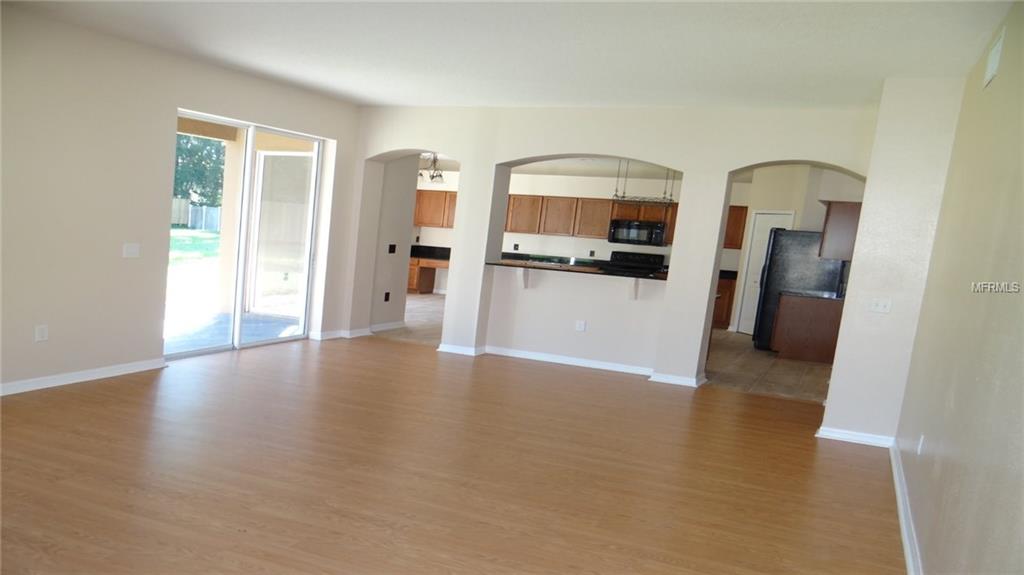 2631 QUEEN ALBERTA DRIVE, VALRICO, Florida 33596, 6 Bedrooms Bedrooms, 12 Rooms Rooms,3 BathroomsBathrooms,Residential,For sale,QUEEN ALBERTA,T2891666