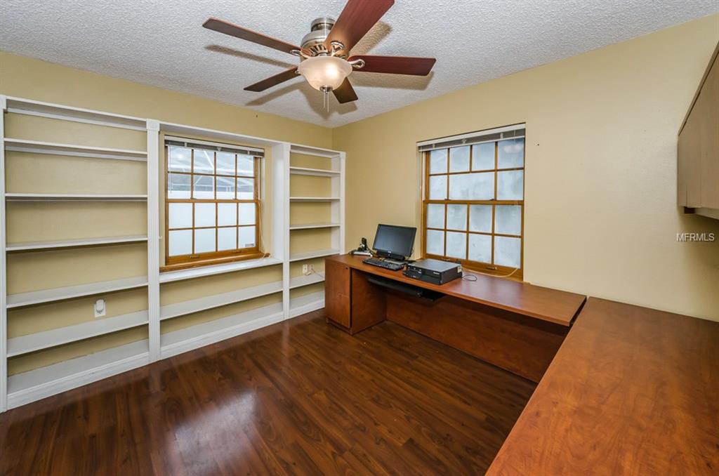 105 WOODBURN COURT, SAFETY HARBOR, Florida 34695, 4 Bedrooms Bedrooms, 9 Rooms Rooms,2 BathroomsBathrooms,Residential,For sale,WOODBURN,U7830761