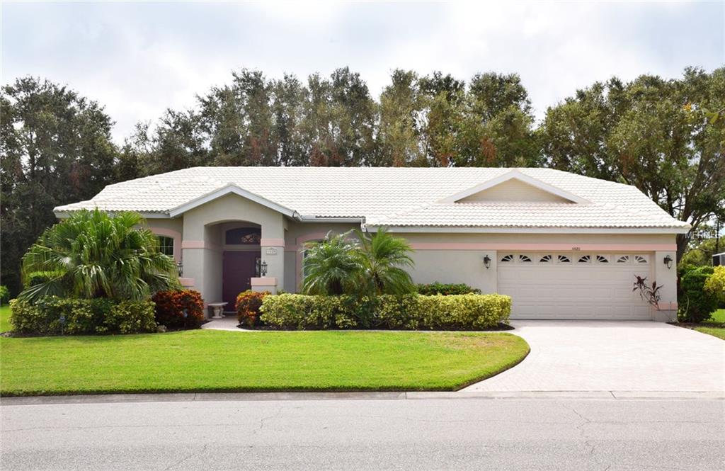 9520 HAWKSMOOR LANE, SARASOTA, Florida 34238, 4 Bedrooms Bedrooms, 7 Rooms Rooms,3 BathroomsBathrooms,Residential,For sale,HAWKSMOOR,A4197662