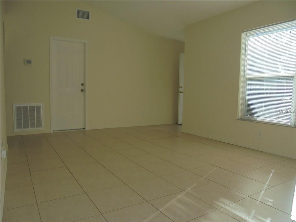 40212 ORANGE CIRCLE, LADY LAKE, Florida 32159, 3 Bedrooms Bedrooms, 6 Rooms Rooms,2 BathroomsBathrooms,Residential,For sale,ORANGE,G4852347