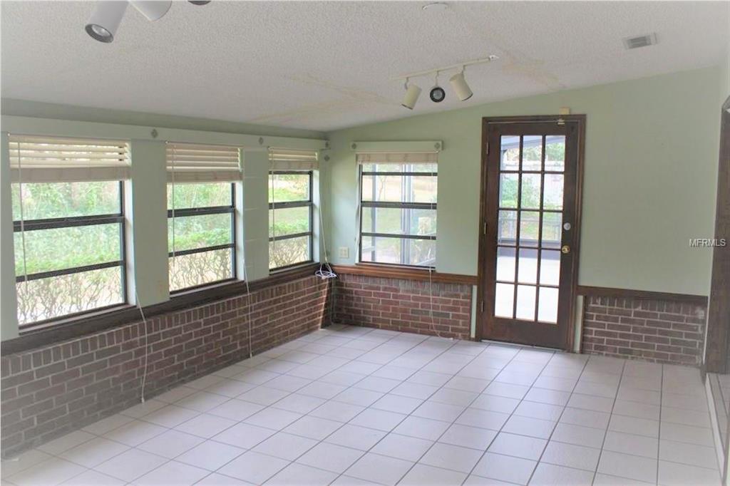 693 YALE ROAD, DELAND, Florida 32724, 3 Bedrooms Bedrooms, 5 Rooms Rooms,2 BathroomsBathrooms,Residential,For sale,YALE,V4722853