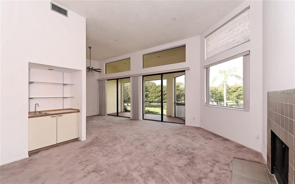 2004 HARBOURSIDE DRIVE, LONGBOAT KEY, Florida 34228, 2 Bedrooms Bedrooms, 7 Rooms Rooms,2 BathroomsBathrooms,Residential,For sale,HARBOURSIDE,A4209791