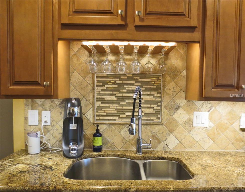 19 INLETS BOULEVARD, NOKOMIS, Florida 34275, 3 Bedrooms Bedrooms, 7 Rooms Rooms,2 BathroomsBathrooms,Residential,For sale,INLETS,N5916400