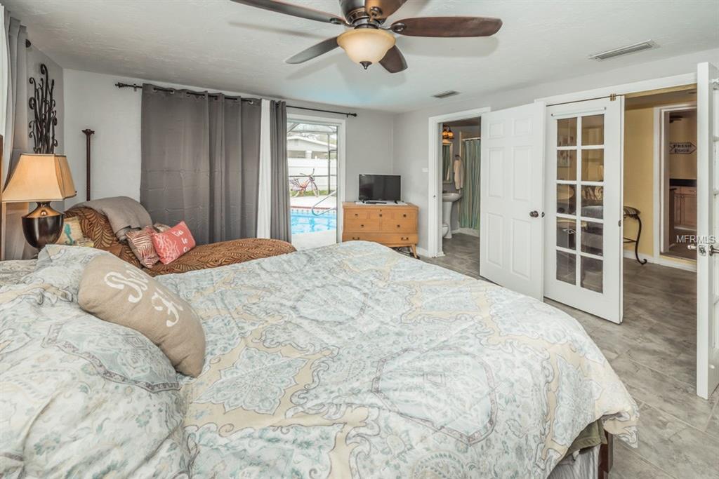 6026 12TH WAY N, ST PETERSBURG, Florida 33703, 3 Bedrooms Bedrooms, 5 Rooms Rooms,2 BathroomsBathrooms,Residential,For sale,12TH,U7847555