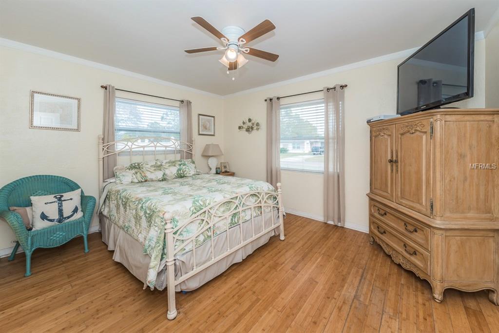 6026 12TH WAY N, ST PETERSBURG, Florida 33703, 3 Bedrooms Bedrooms, 5 Rooms Rooms,2 BathroomsBathrooms,Residential,For sale,12TH,U7847555