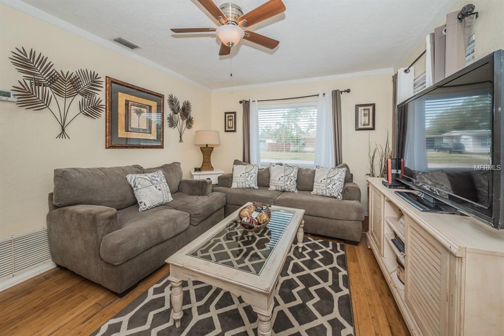 6026 12TH WAY N, ST PETERSBURG, Florida 33703, 3 Bedrooms Bedrooms, 5 Rooms Rooms,2 BathroomsBathrooms,Residential,For sale,12TH,U7847555