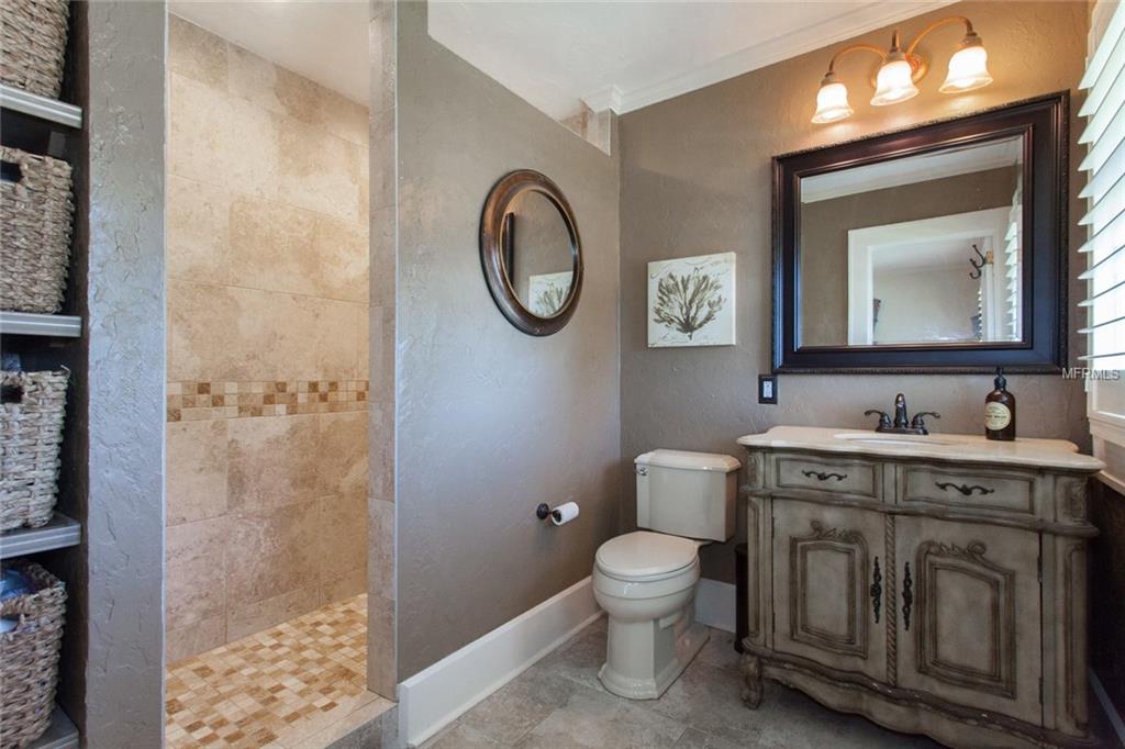 3701 ALABAMA AVENUE NE, ST PETERSBURG, Florida 33703, 5 Bedrooms Bedrooms, 12 Rooms Rooms,4 BathroomsBathrooms,Residential,For sale,ALABAMA,U7838149