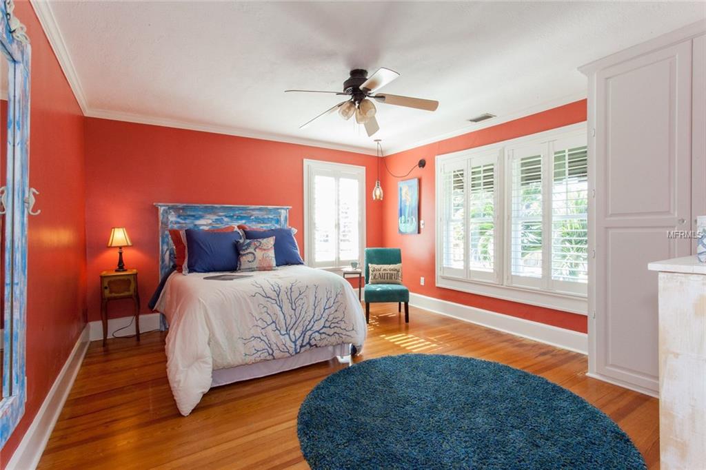 3701 ALABAMA AVENUE NE, ST PETERSBURG, Florida 33703, 5 Bedrooms Bedrooms, 12 Rooms Rooms,4 BathroomsBathrooms,Residential,For sale,ALABAMA,U7838149