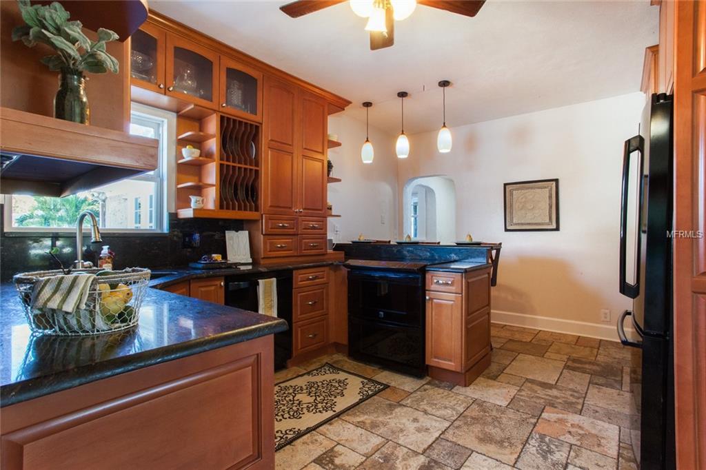 3701 ALABAMA AVENUE NE, ST PETERSBURG, Florida 33703, 5 Bedrooms Bedrooms, 12 Rooms Rooms,4 BathroomsBathrooms,Residential,For sale,ALABAMA,U7838149