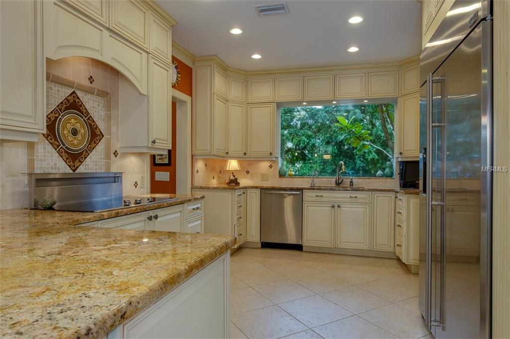 4804 W WOODMERE ROAD, TAMPA, Florida 33609, 4 Bedrooms Bedrooms, 9 Rooms Rooms,2 BathroomsBathrooms,Residential,For sale,WOODMERE,T2921087