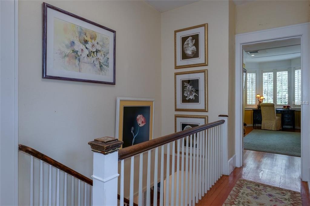 4804 W WOODMERE ROAD, TAMPA, Florida 33609, 4 Bedrooms Bedrooms, 9 Rooms Rooms,2 BathroomsBathrooms,Residential,For sale,WOODMERE,T2921087